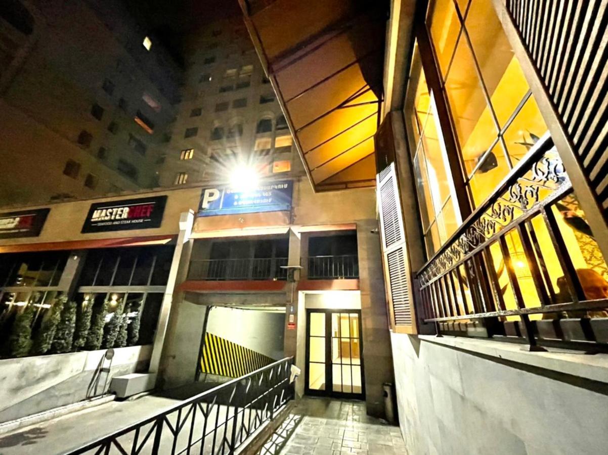 Armenak Apartment 5-Комнатная Jerevan Exteriör bild