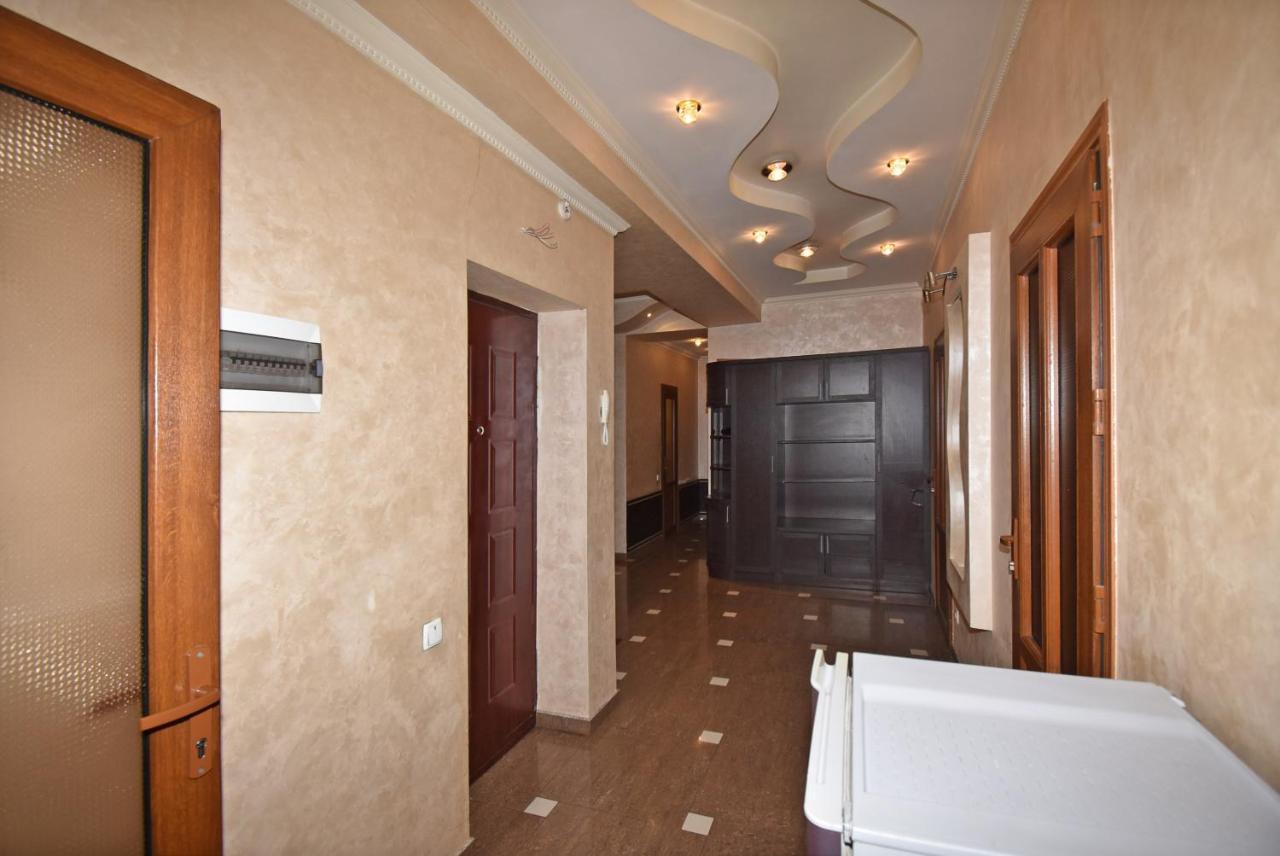 Armenak Apartment 5-Комнатная Jerevan Exteriör bild