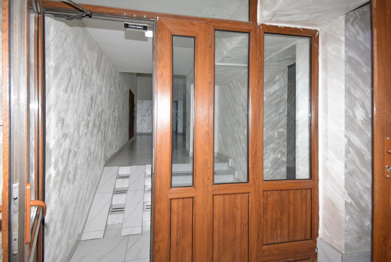 Armenak Apartment 5-Комнатная Jerevan Exteriör bild