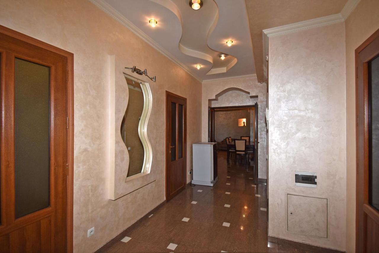 Armenak Apartment 5-Комнатная Jerevan Exteriör bild