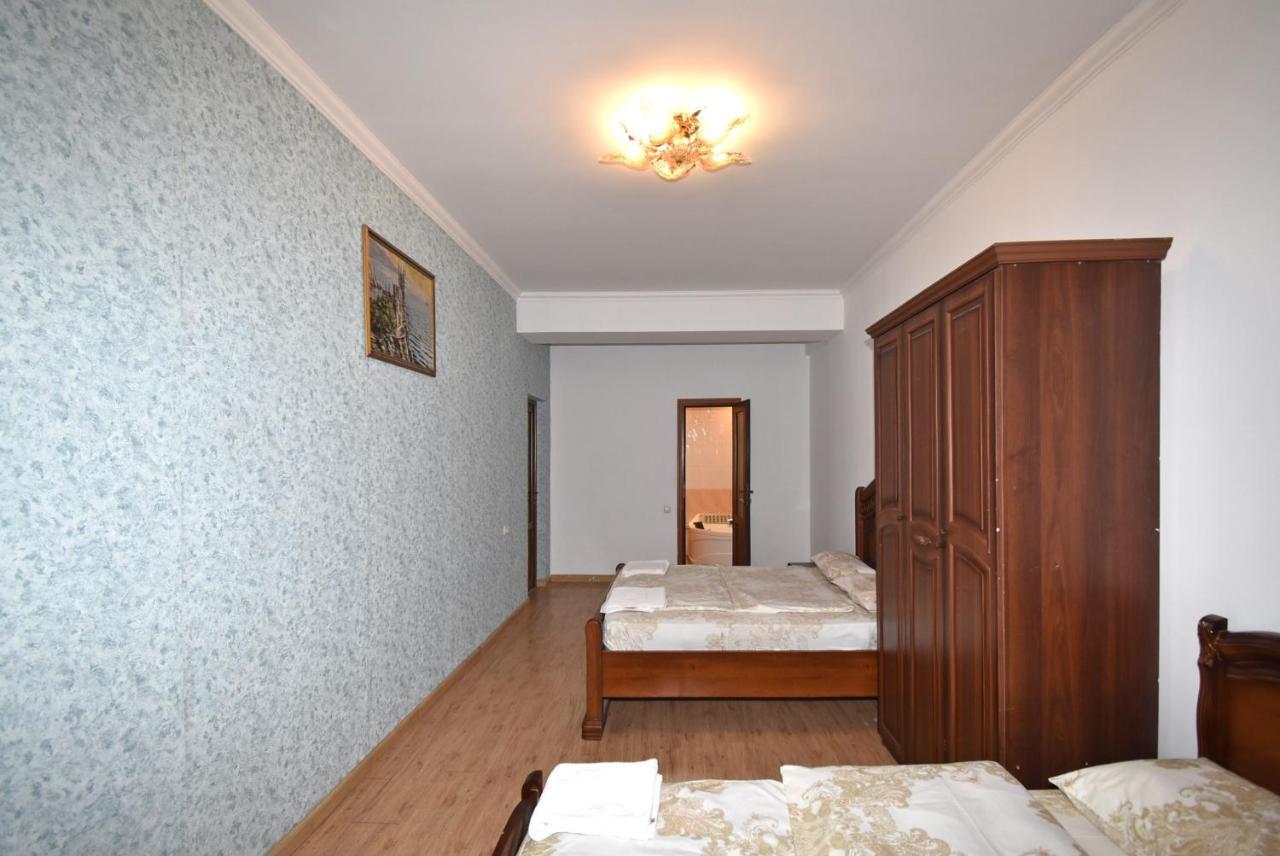 Armenak Apartment 5-Комнатная Jerevan Exteriör bild