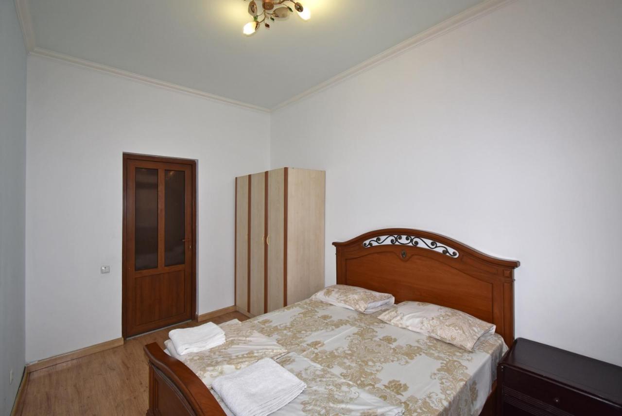 Armenak Apartment 5-Комнатная Jerevan Exteriör bild