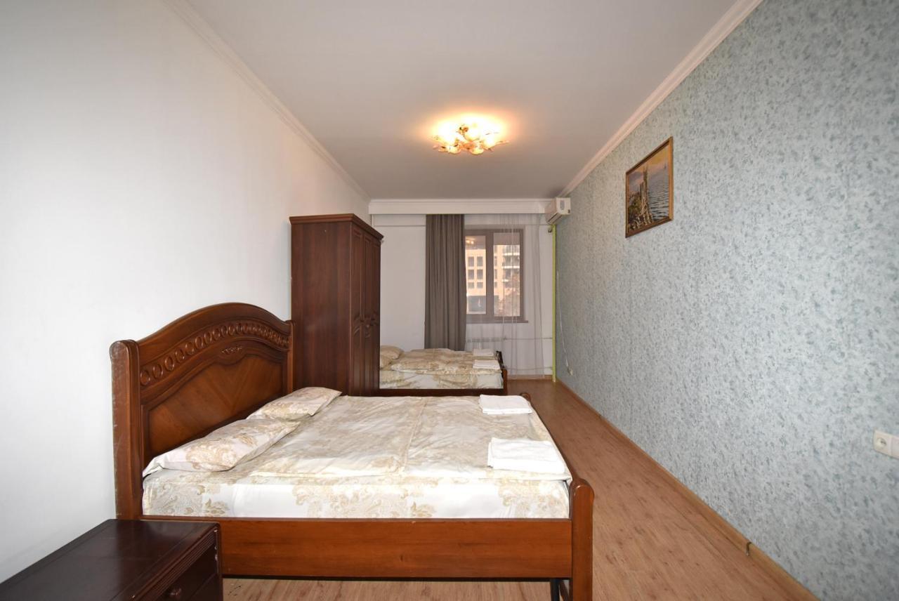 Armenak Apartment 5-Комнатная Jerevan Exteriör bild