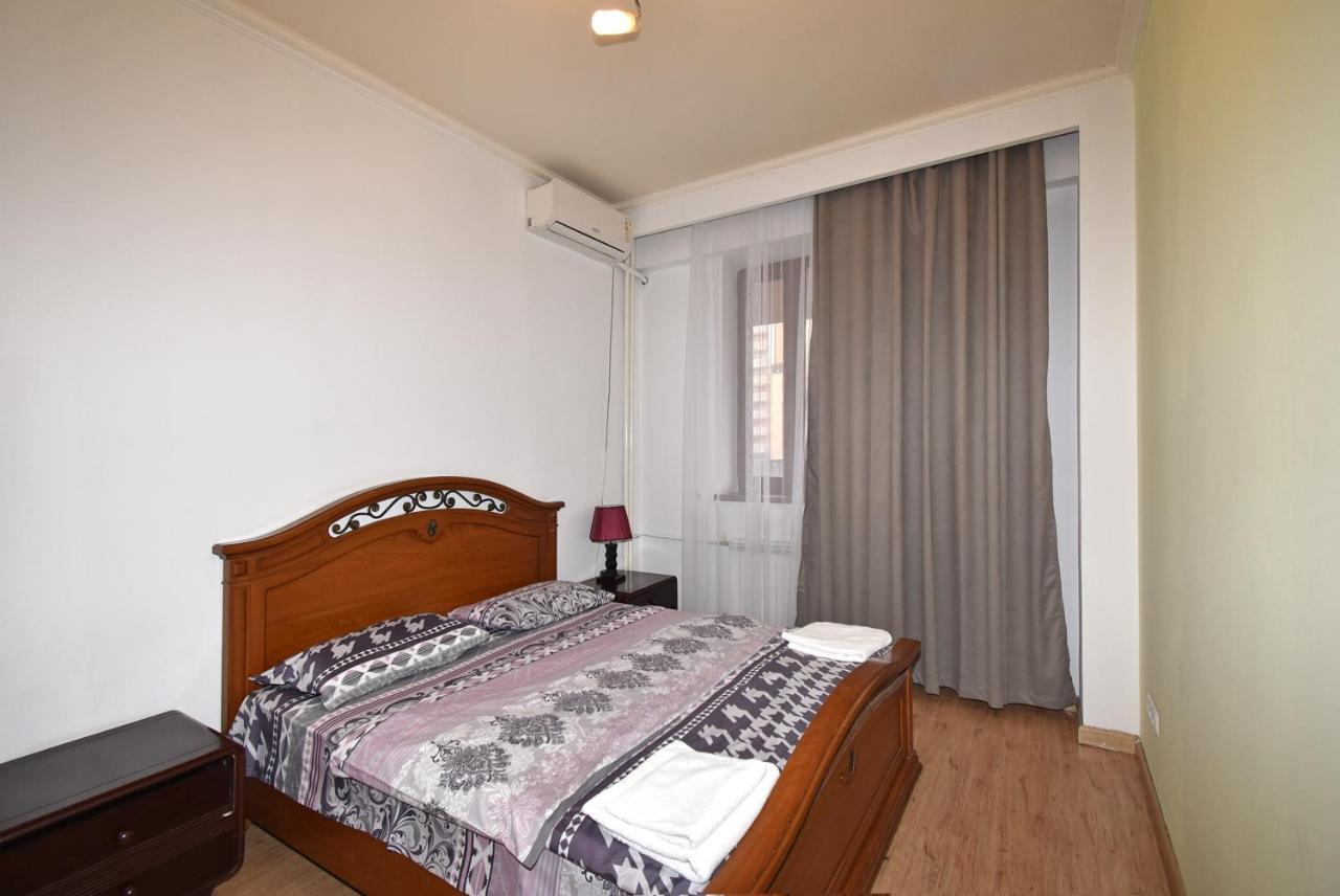 Armenak Apartment 5-Комнатная Jerevan Exteriör bild