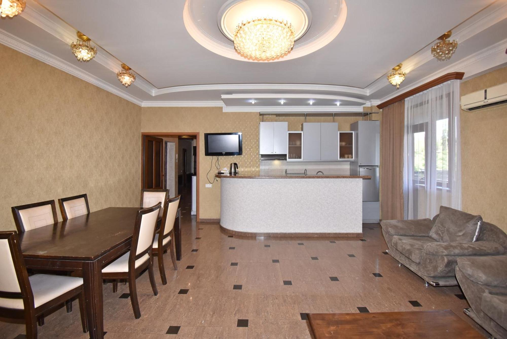 Armenak Apartment 5-Комнатная Jerevan Exteriör bild
